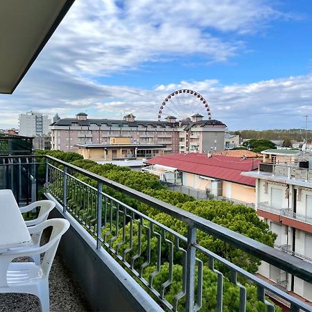 Appartamento Olimpo Carraro Immobiliare Jesolo - Family Apartments Bagian luar foto
